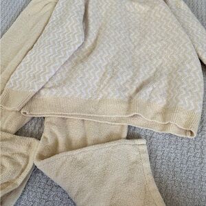 Neiwai Plush Fleece Pajama Set - S / Pastel Yellow Ripple